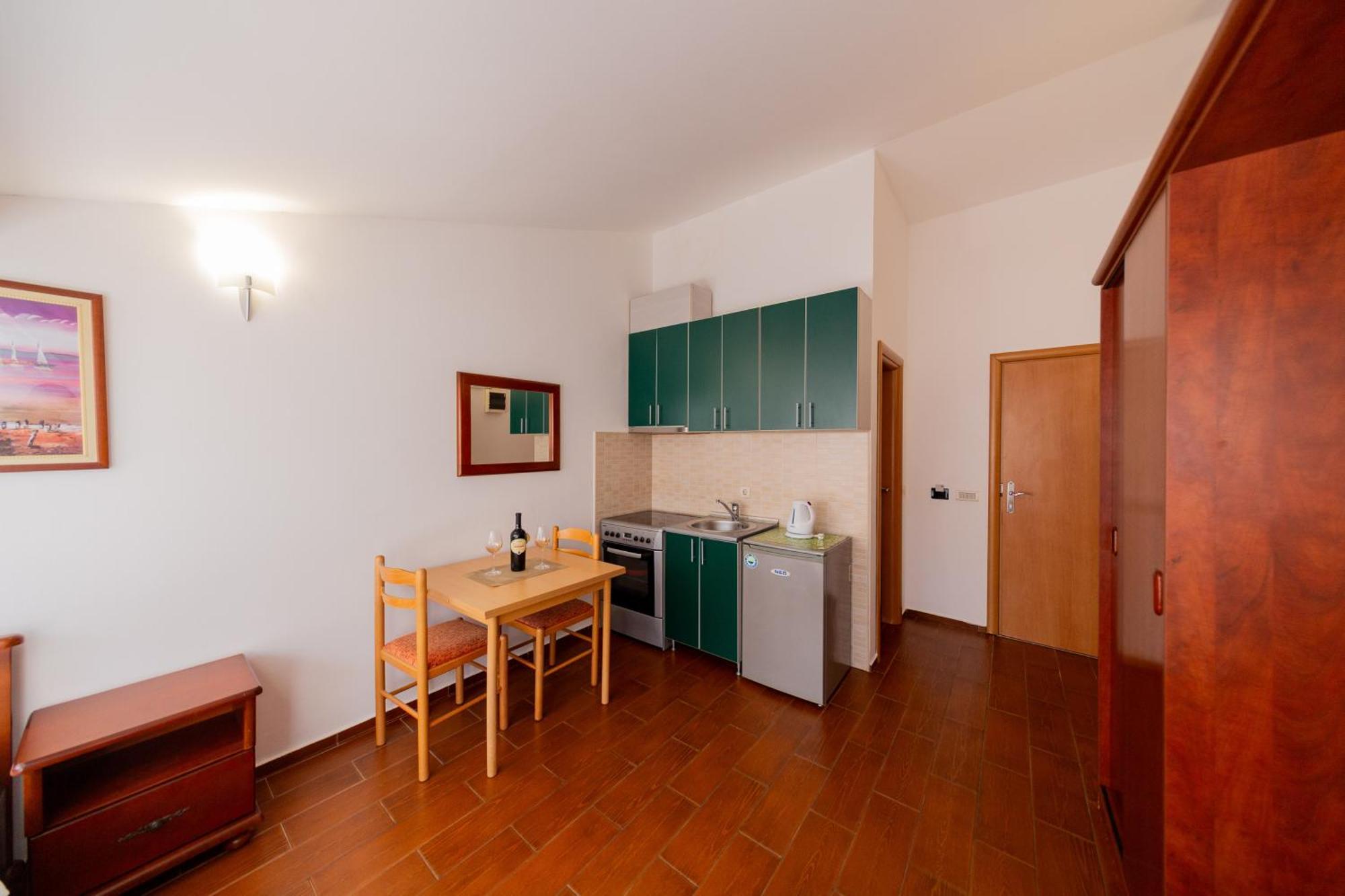 Sms Apartments Будва Экстерьер фото